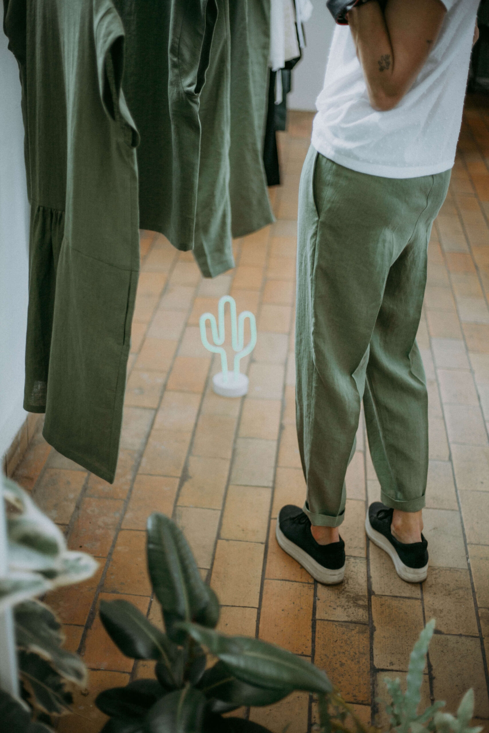 TWO/NIGHT /khaki linen/