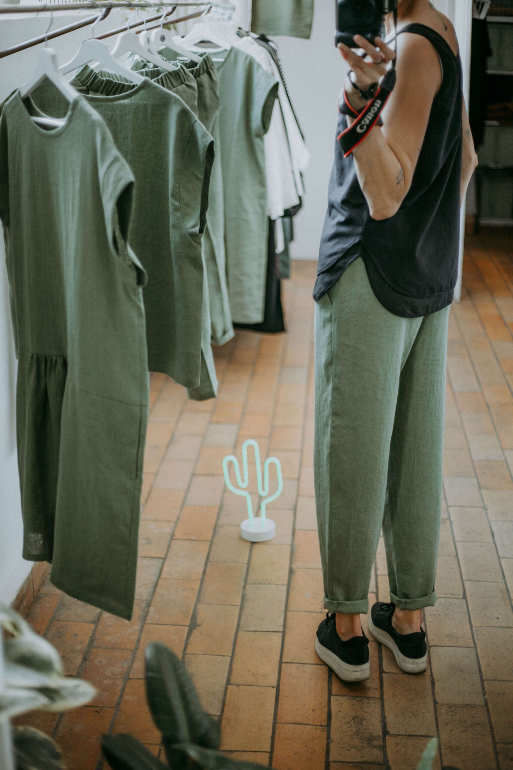 YOUTH /khaki linen/