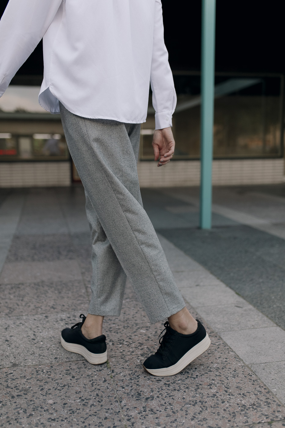 LINE /houndstooth wool/