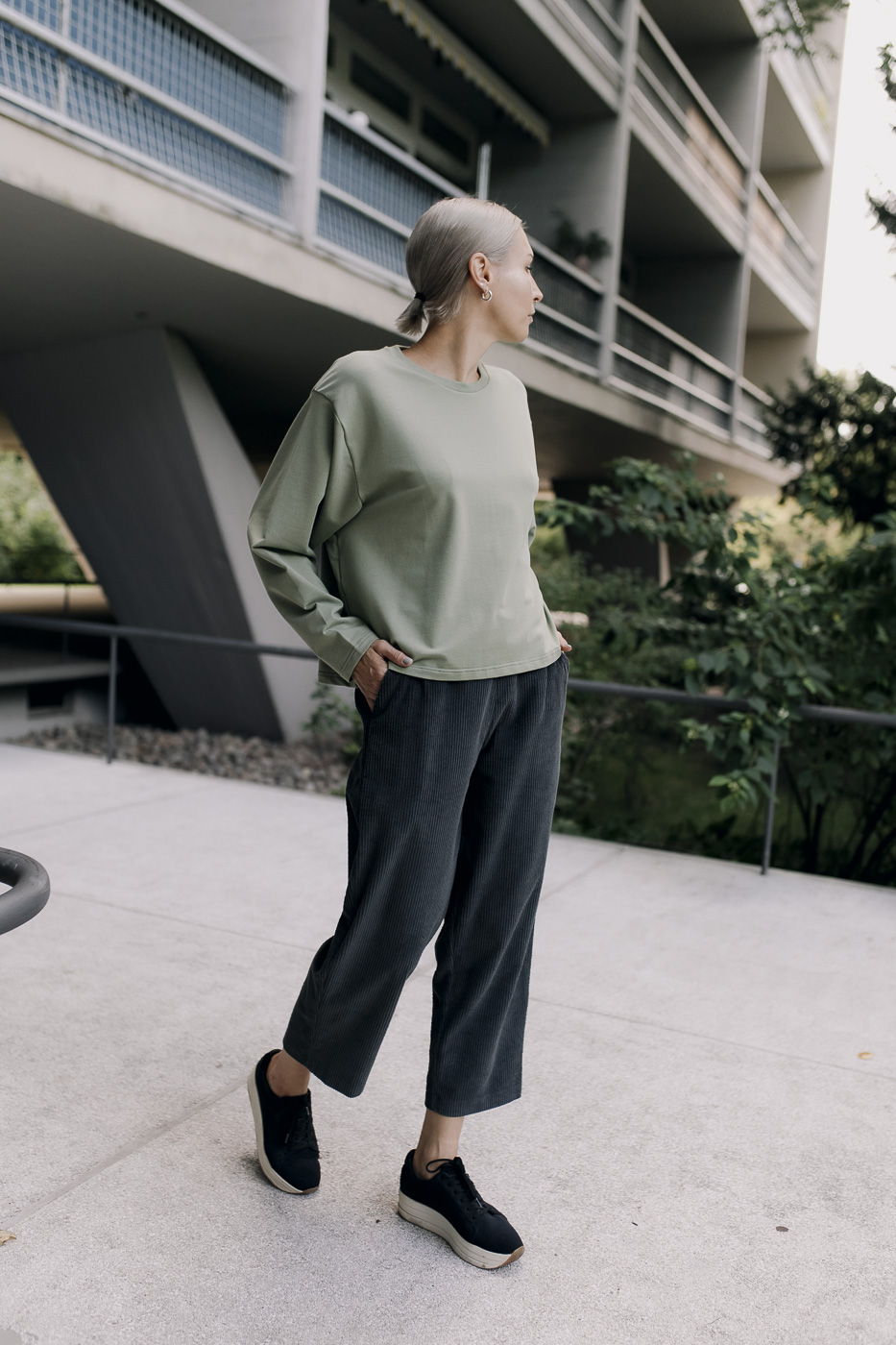 WEEKEND /graphite corduroy/