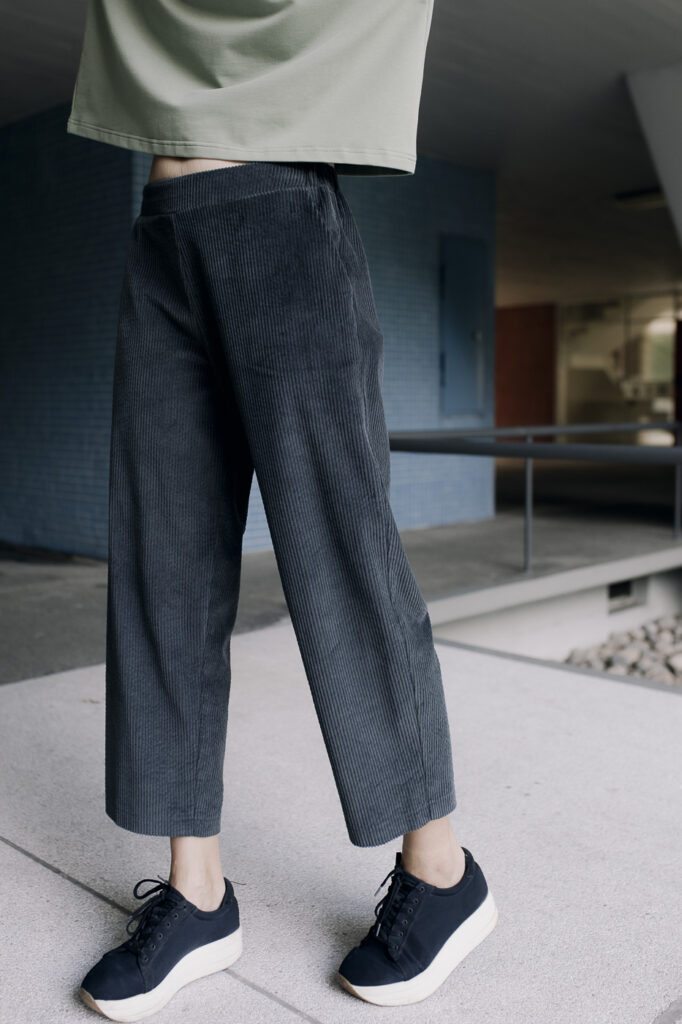 WEEKEND /graphite corduroy/