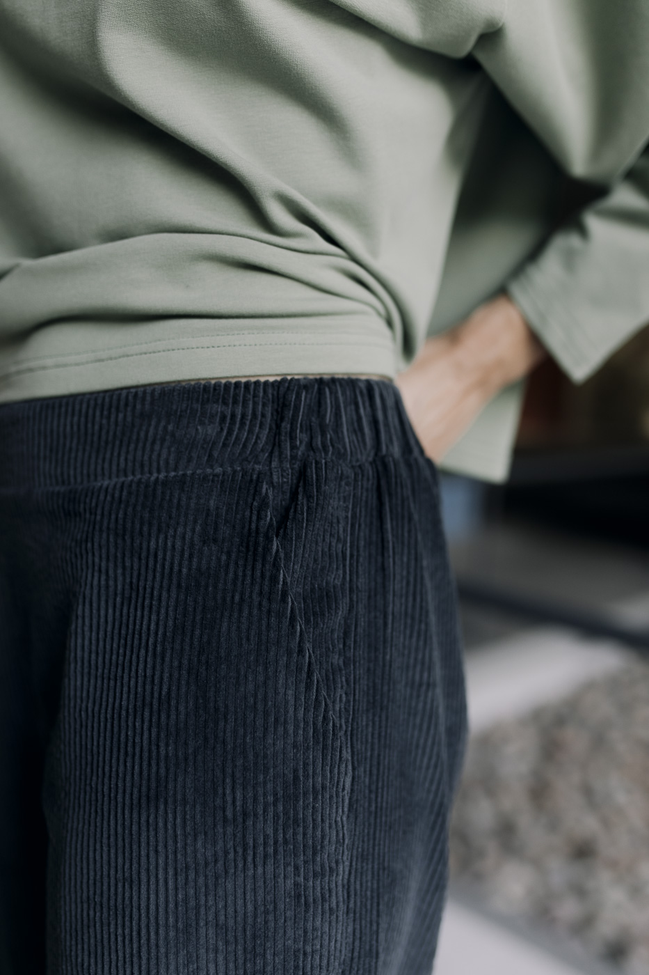 WEEKEND /graphite corduroy/