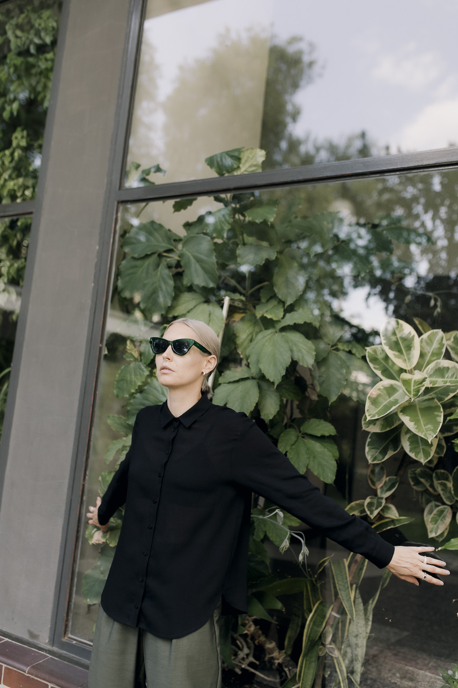 MITTE /black viscose+wool/