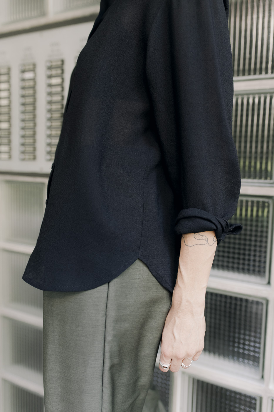 MITTE /black viscose+wool/