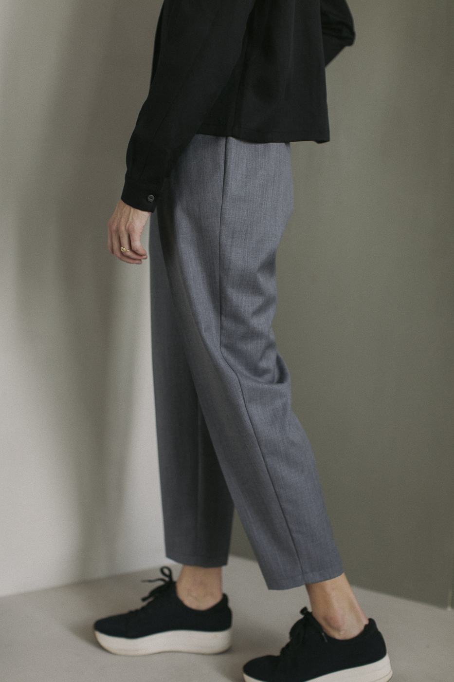 LINE /graphite wool/