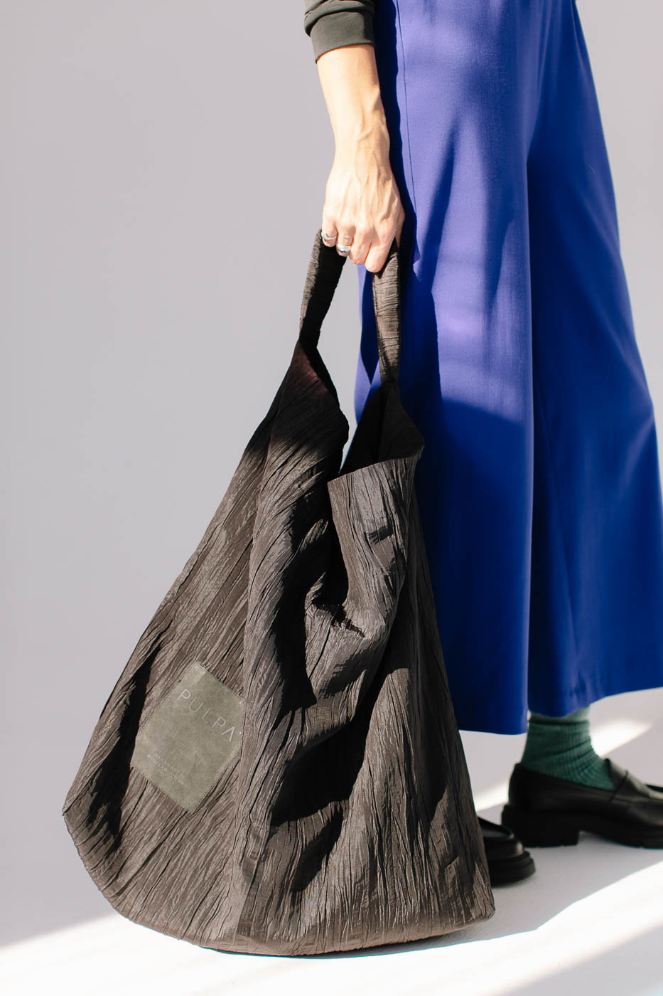 BAG /metallic black taffeta/