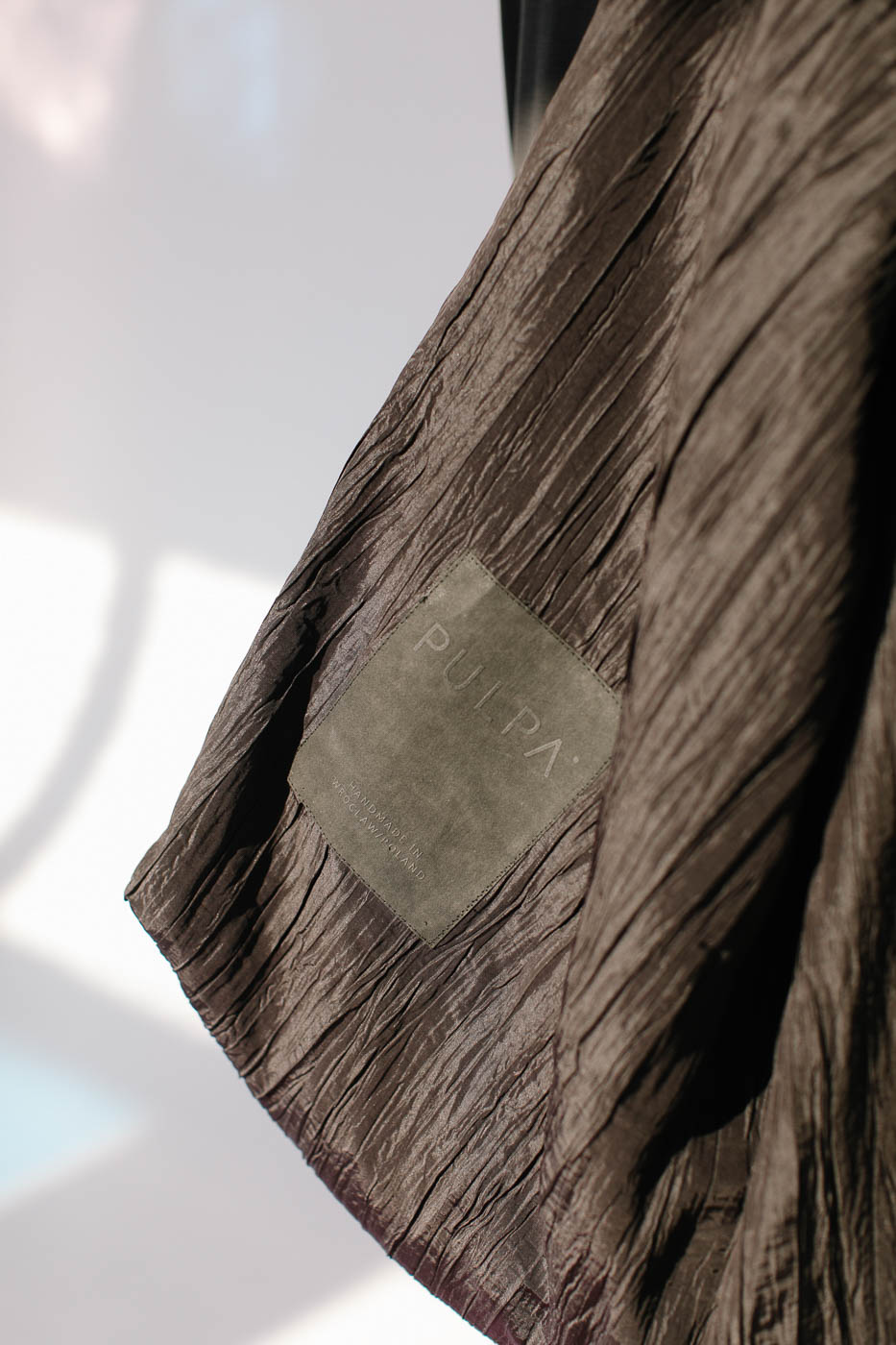 BAG /metallic black taffeta/