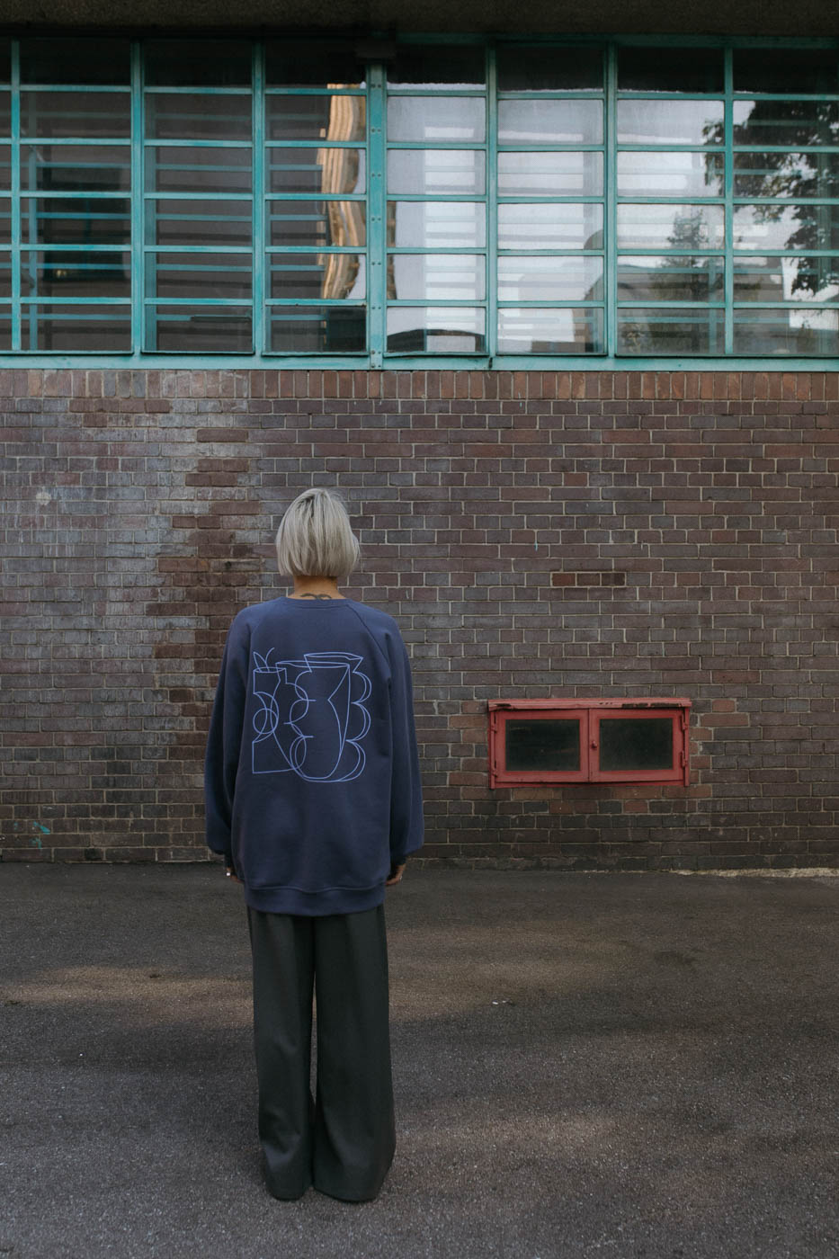 VASES /violet on indigo cotton/