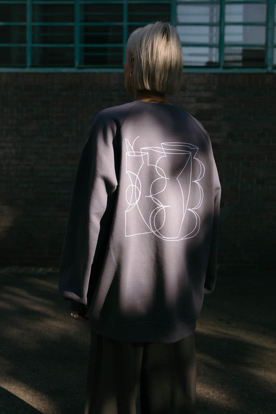 VASES /violet on indigo cotton/