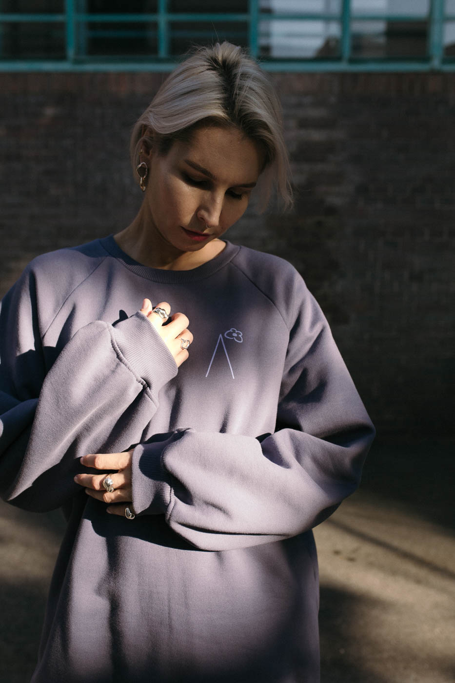 VASES /violet on indigo cotton/