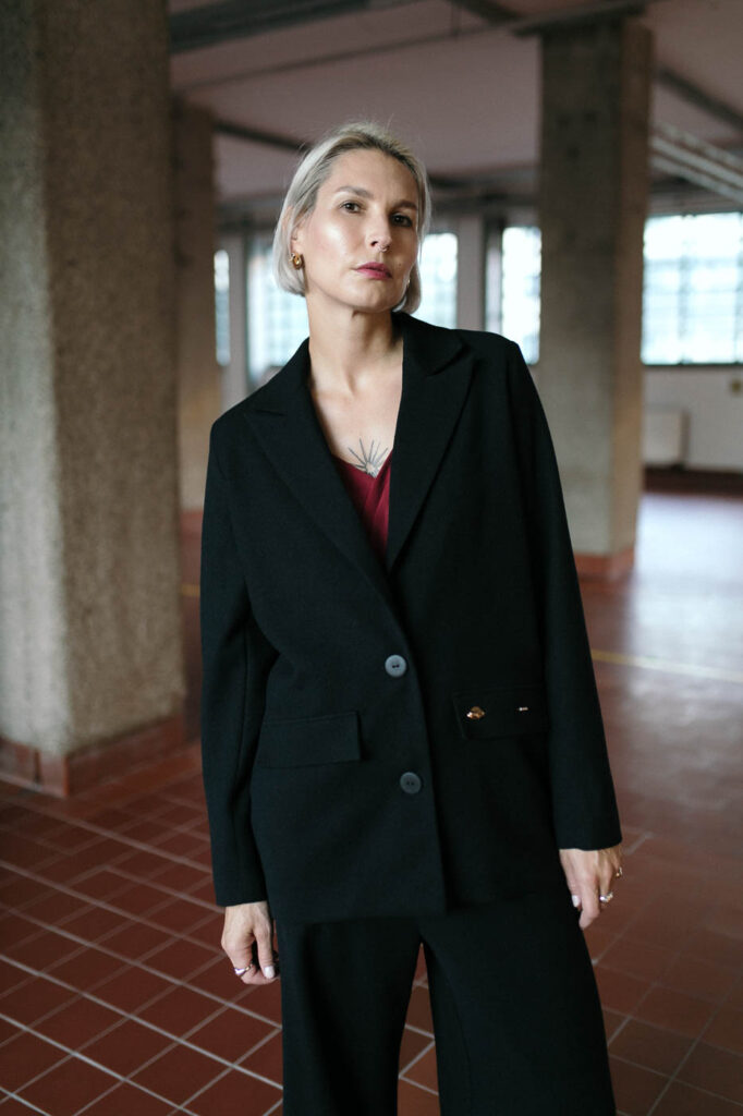 AMY /black boucle wool/