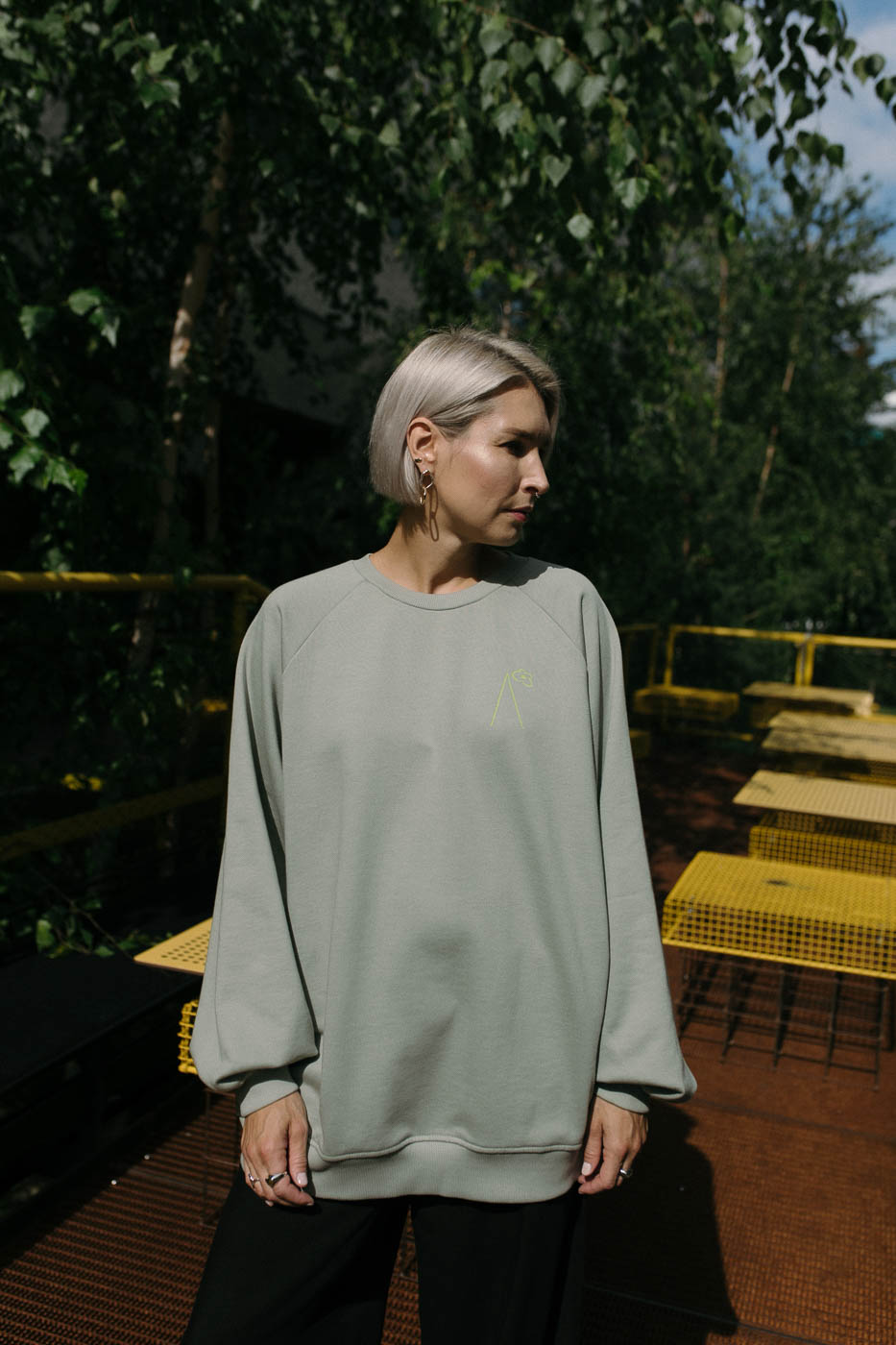 VASES /lime on mint cotton/