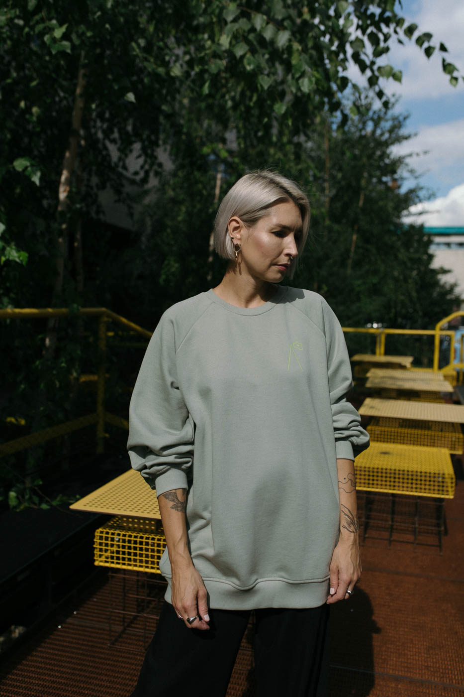 VASES /lime on mint cotton/