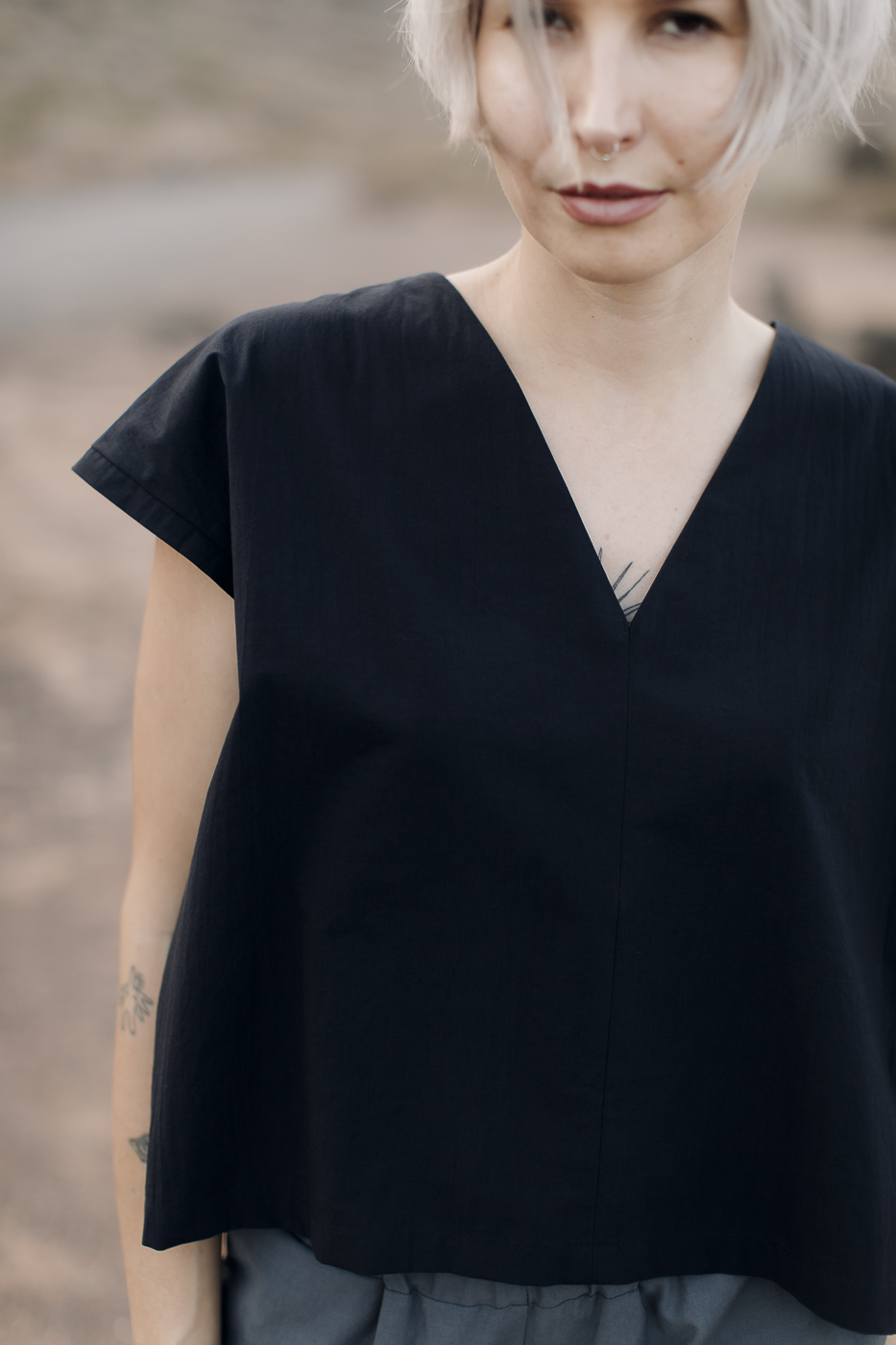 VU top /black cotton poplin/