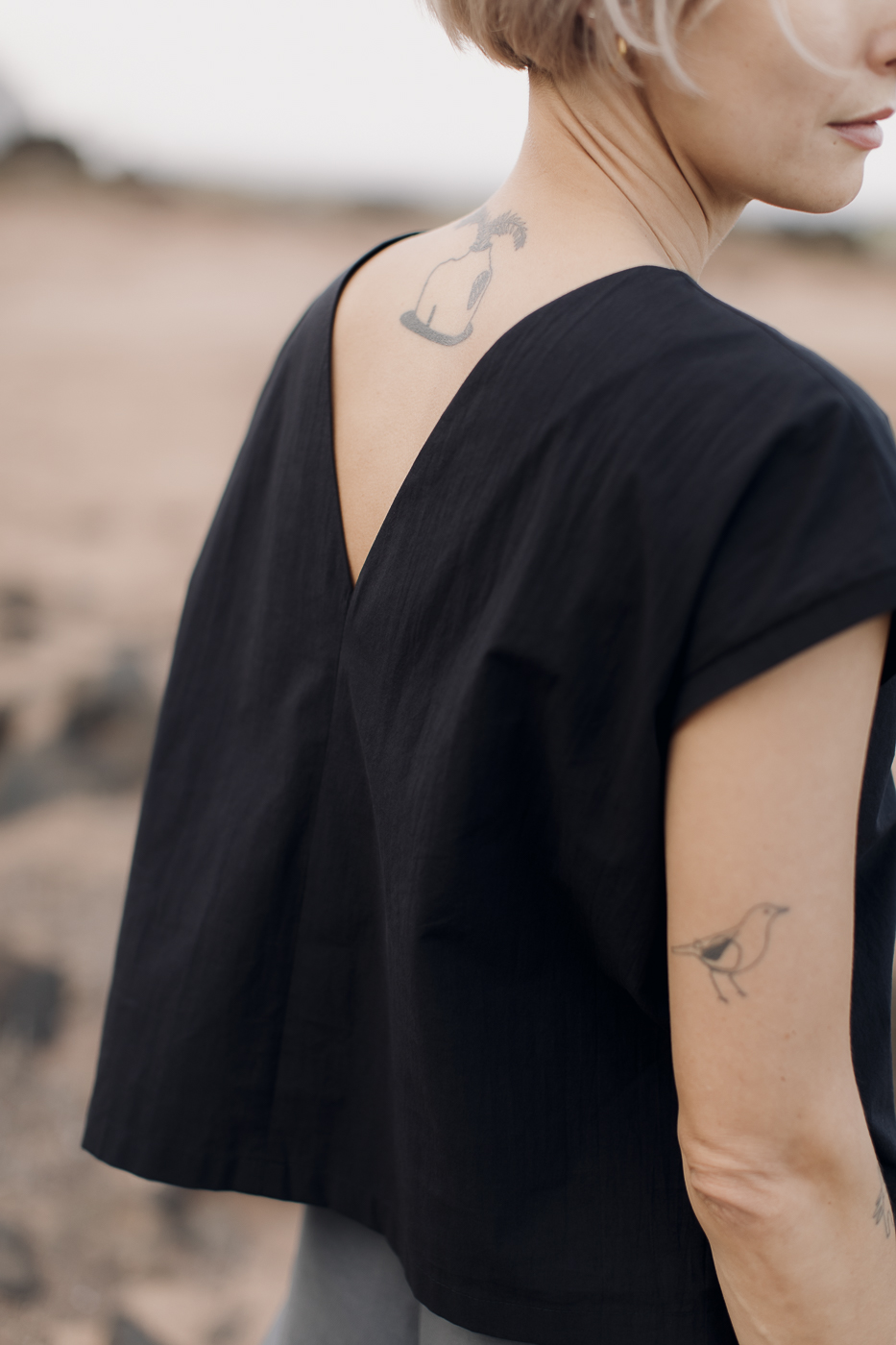 VU top /black cotton poplin/