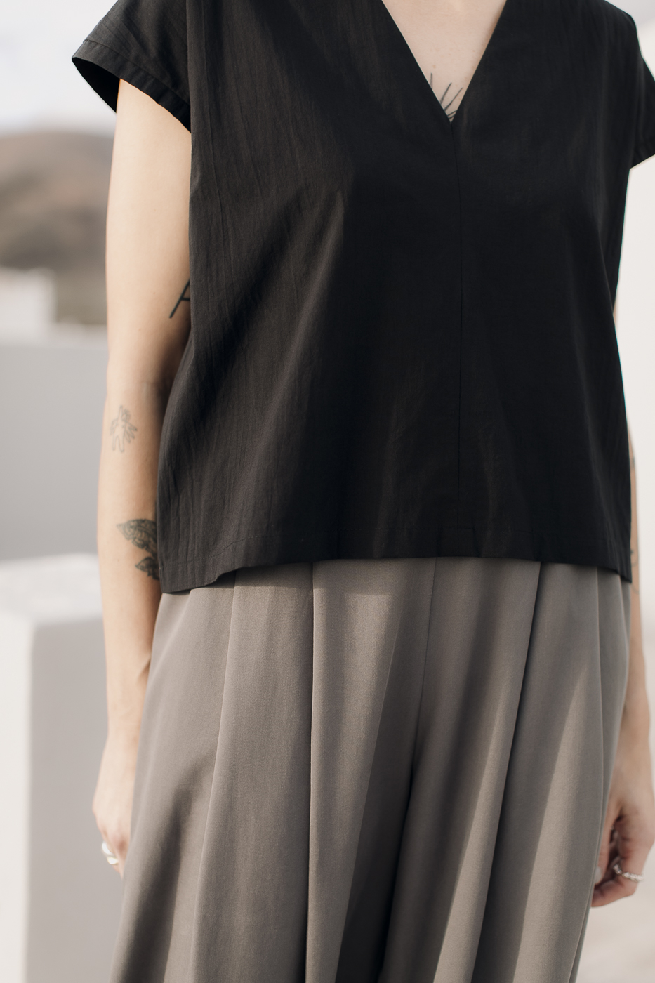 VU top /black cotton poplin/