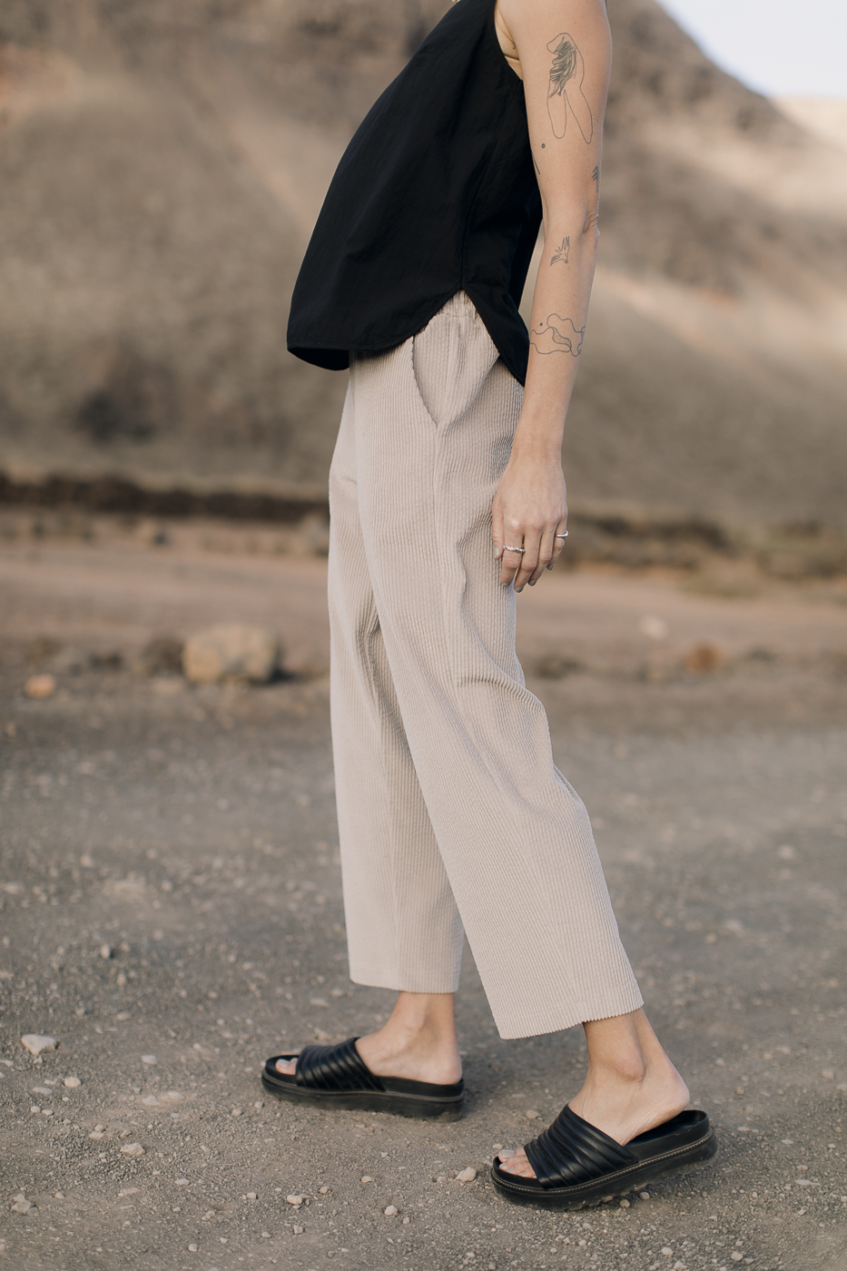 WEEKEND /beige corduroy/