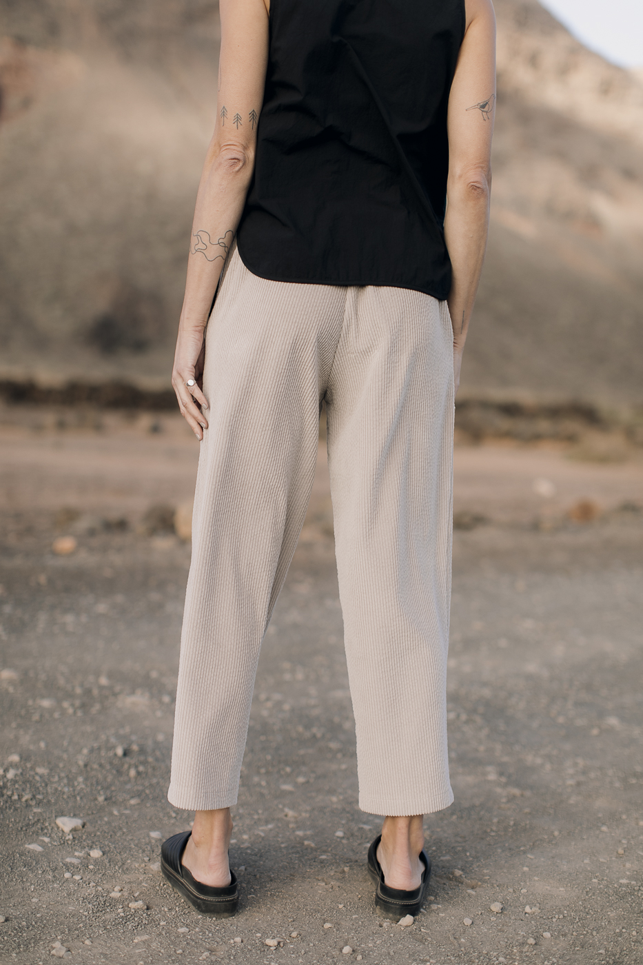 WEEKEND /beige corduroy/