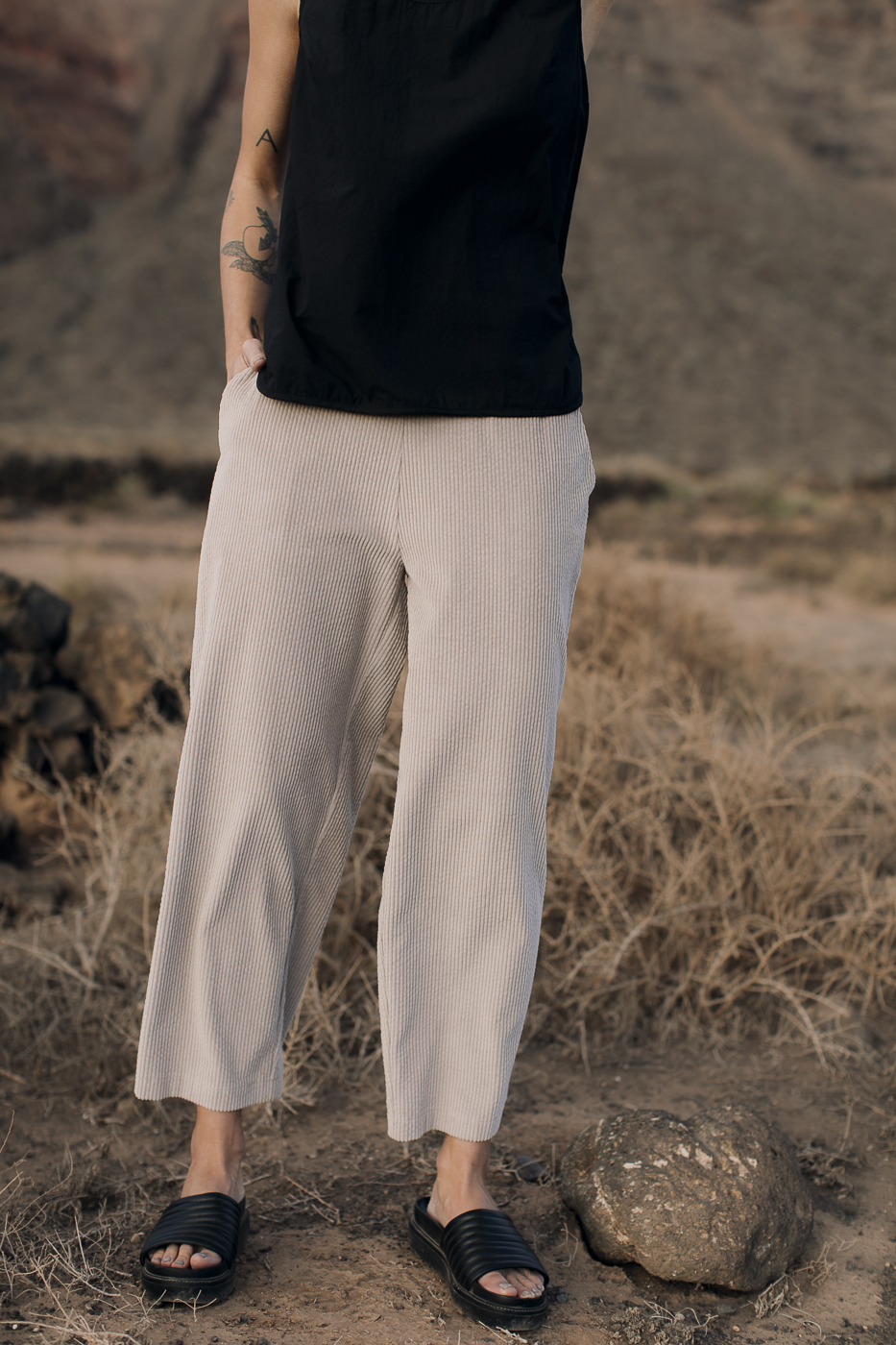 WEEKEND /beige corduroy/