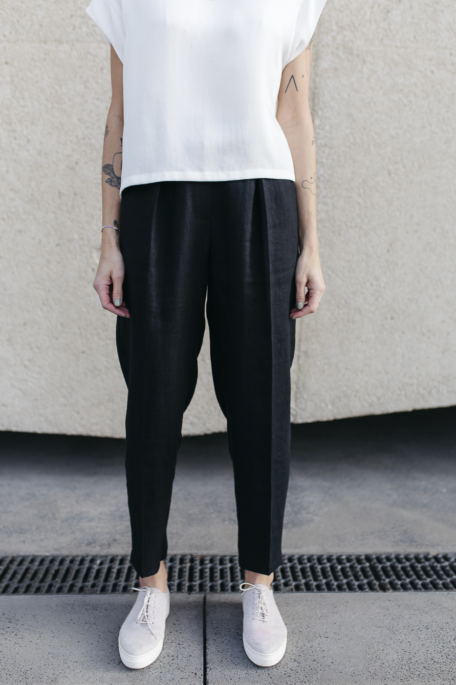 LINE /black linen/