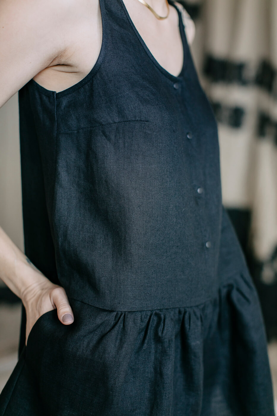 YOGI /black linen/