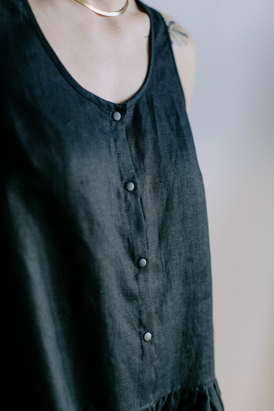 YOGI /black linen/