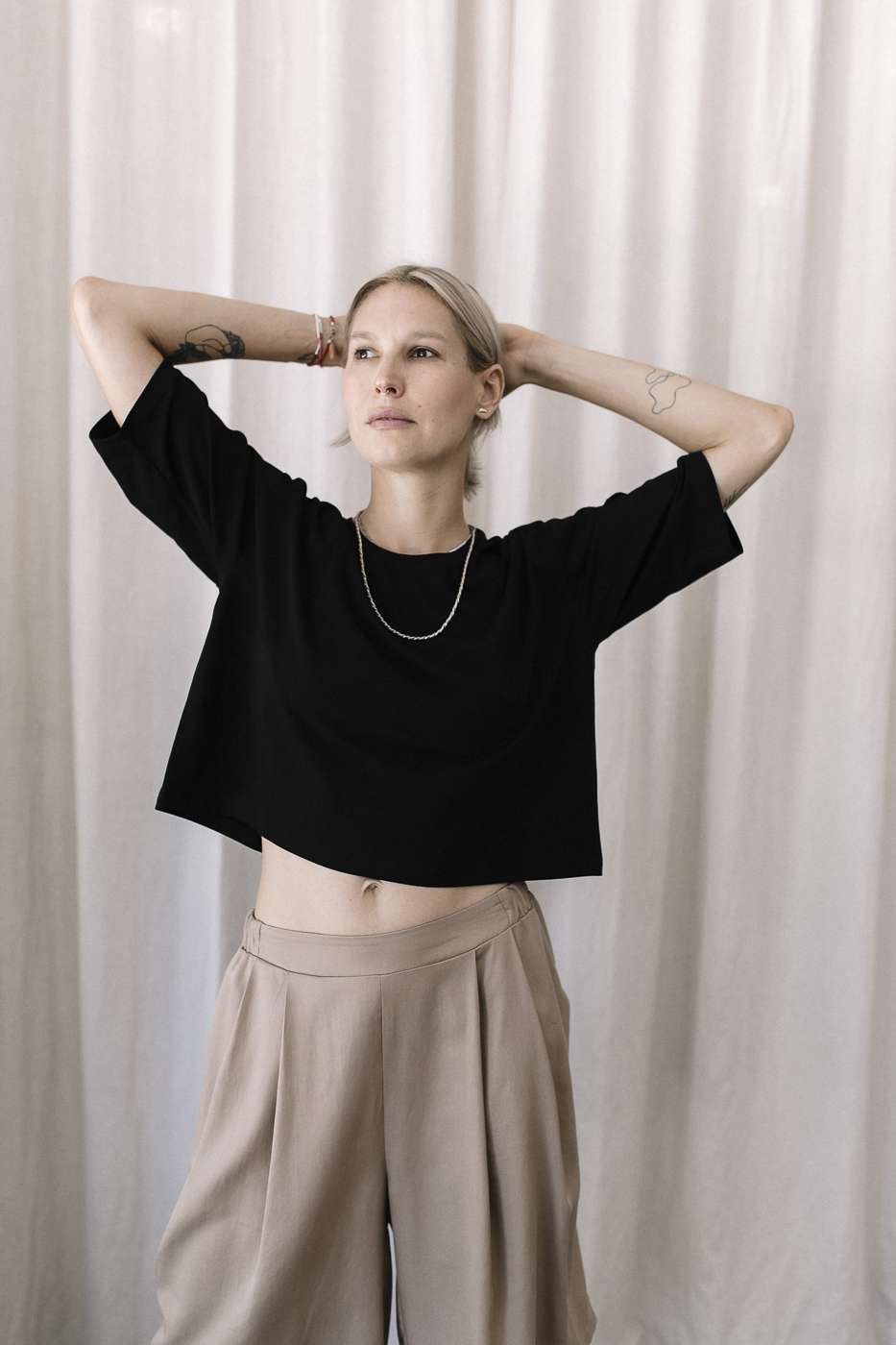 AVA crop top /black cotton/