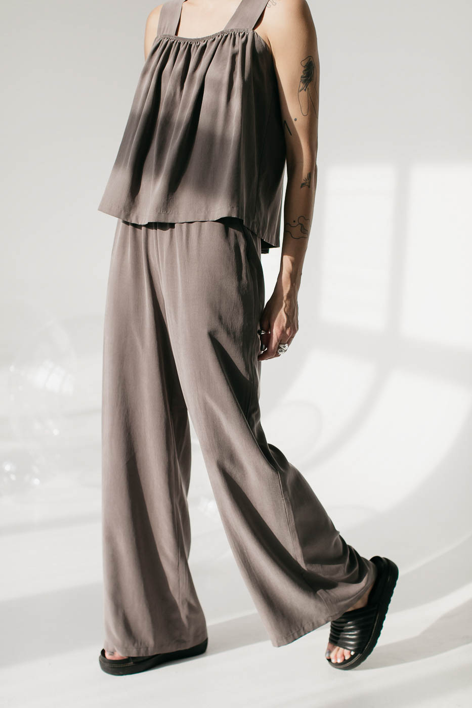 SAMOA /earthy graphite rayon/