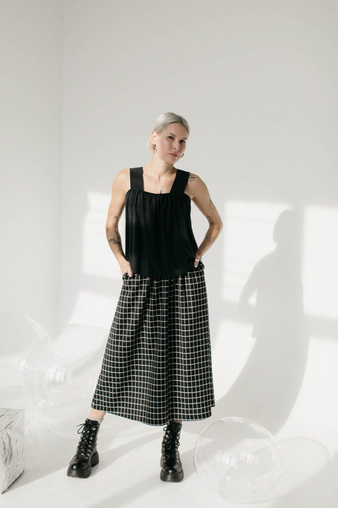 NIKO /black grid wool/