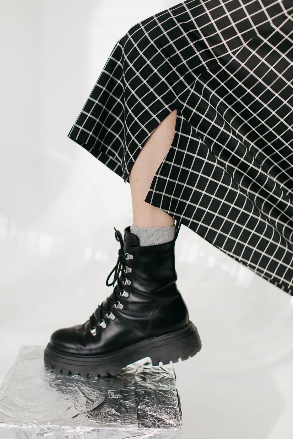 NIKO /black grid wool/