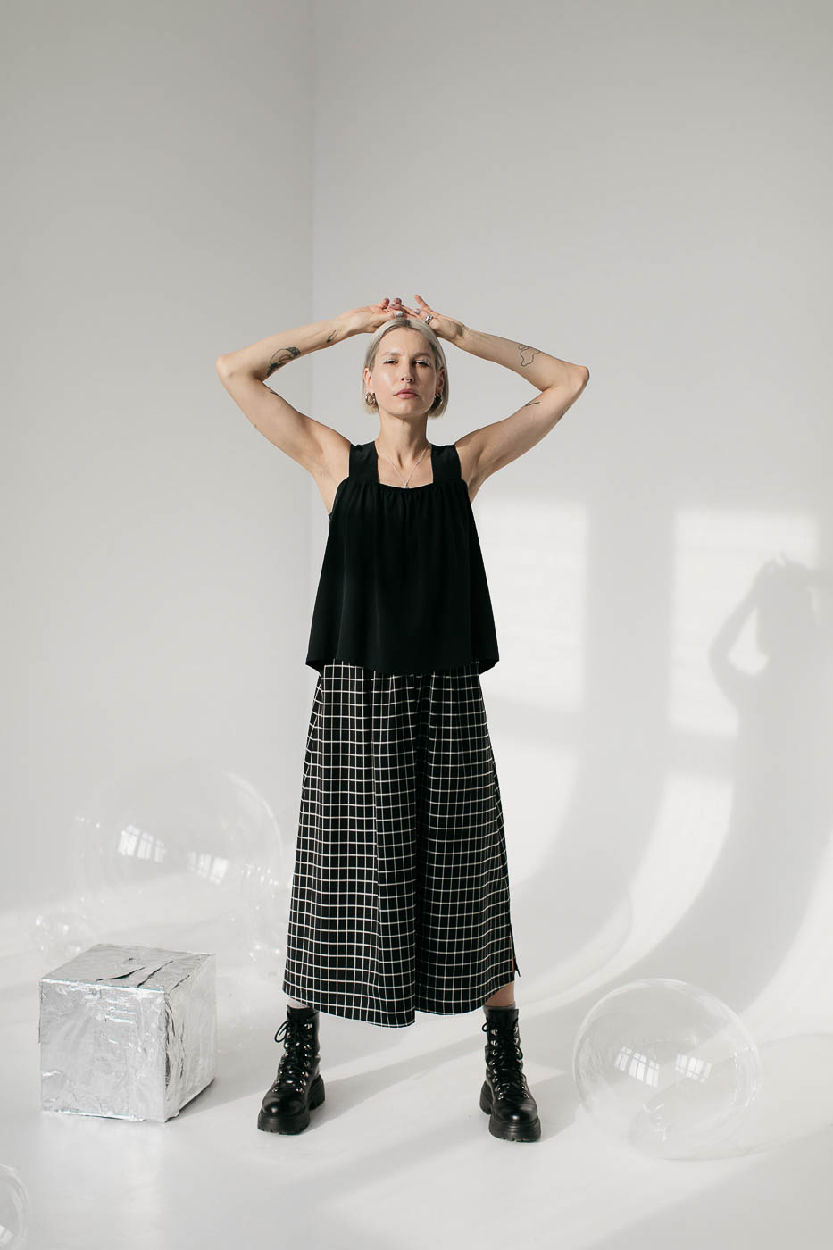 NIKO /black grid wool/