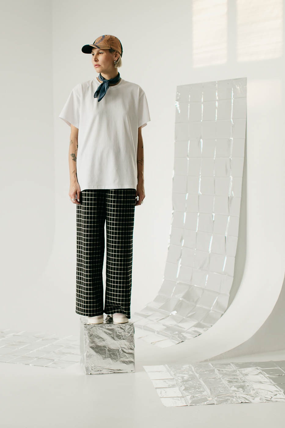 FIKA /black grid wool/