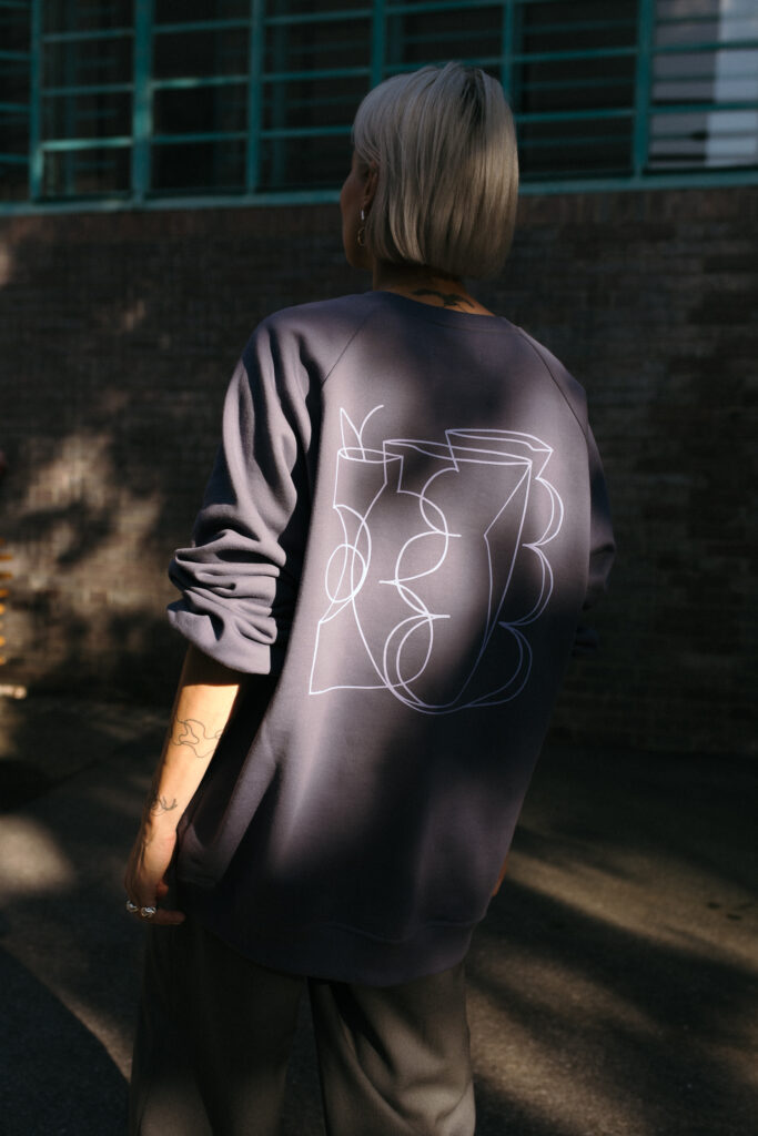 VASES /violet on indigo cotton/