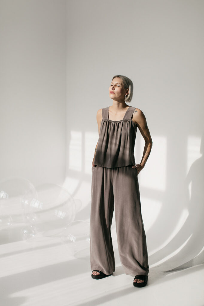 SAMOA /earthy graphite rayon/