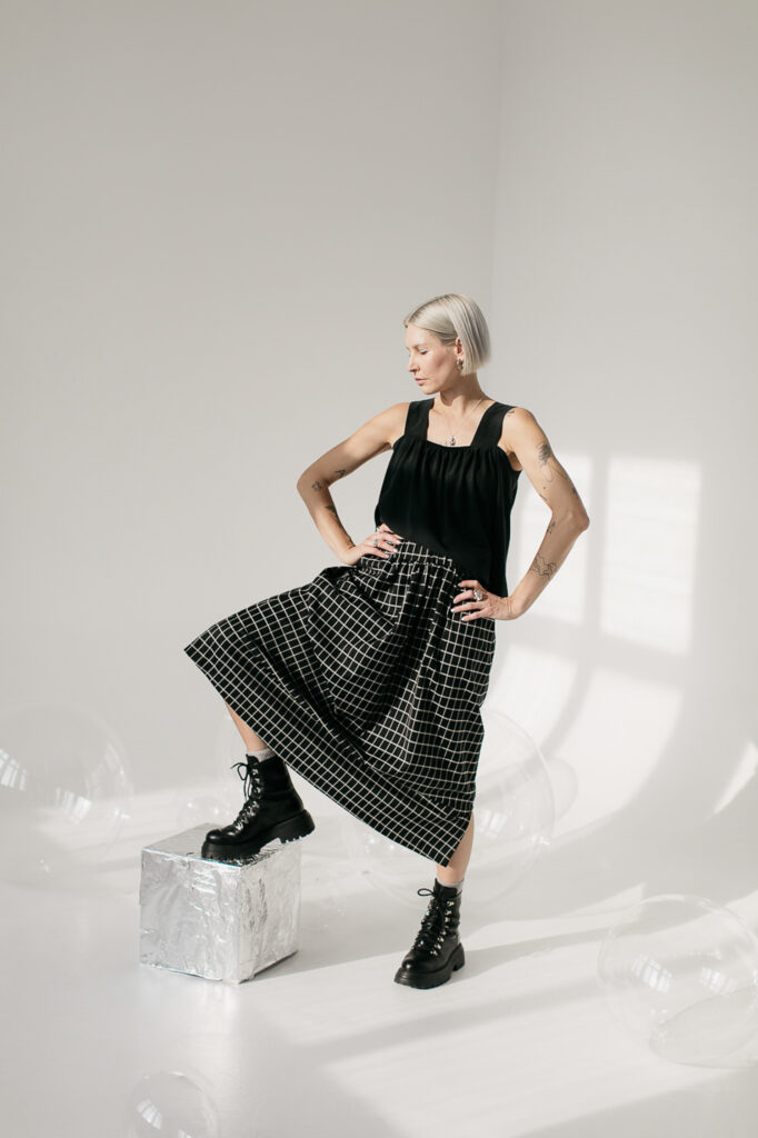 NIKO /black grid wool/