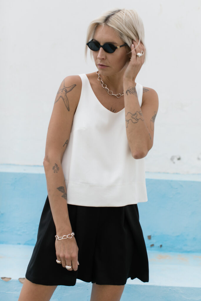 BAI shorts /black tencel/