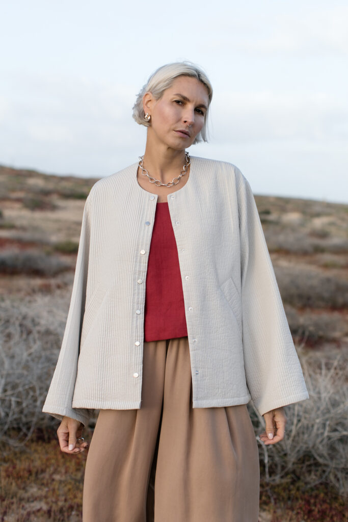 PAPER /beige pleats/