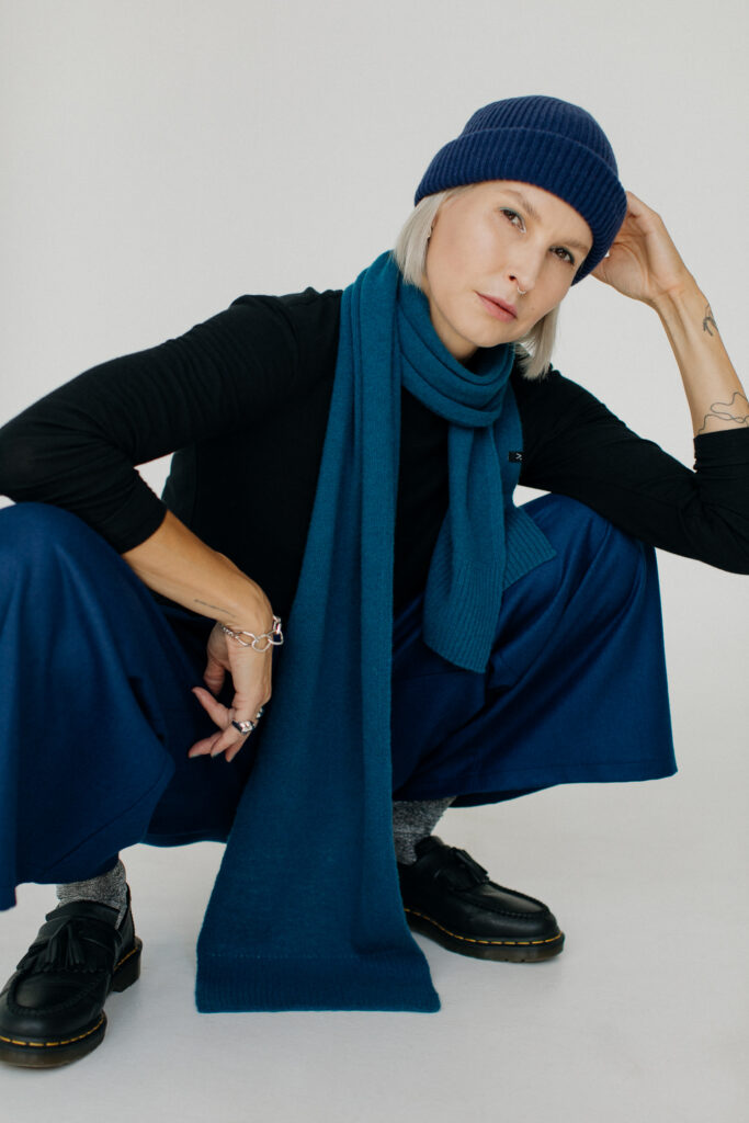 TONGI /teal merino+cashmere/